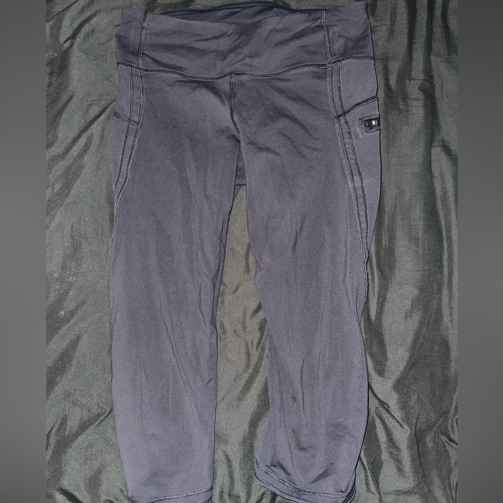 Black Lululemon Capri Leggings